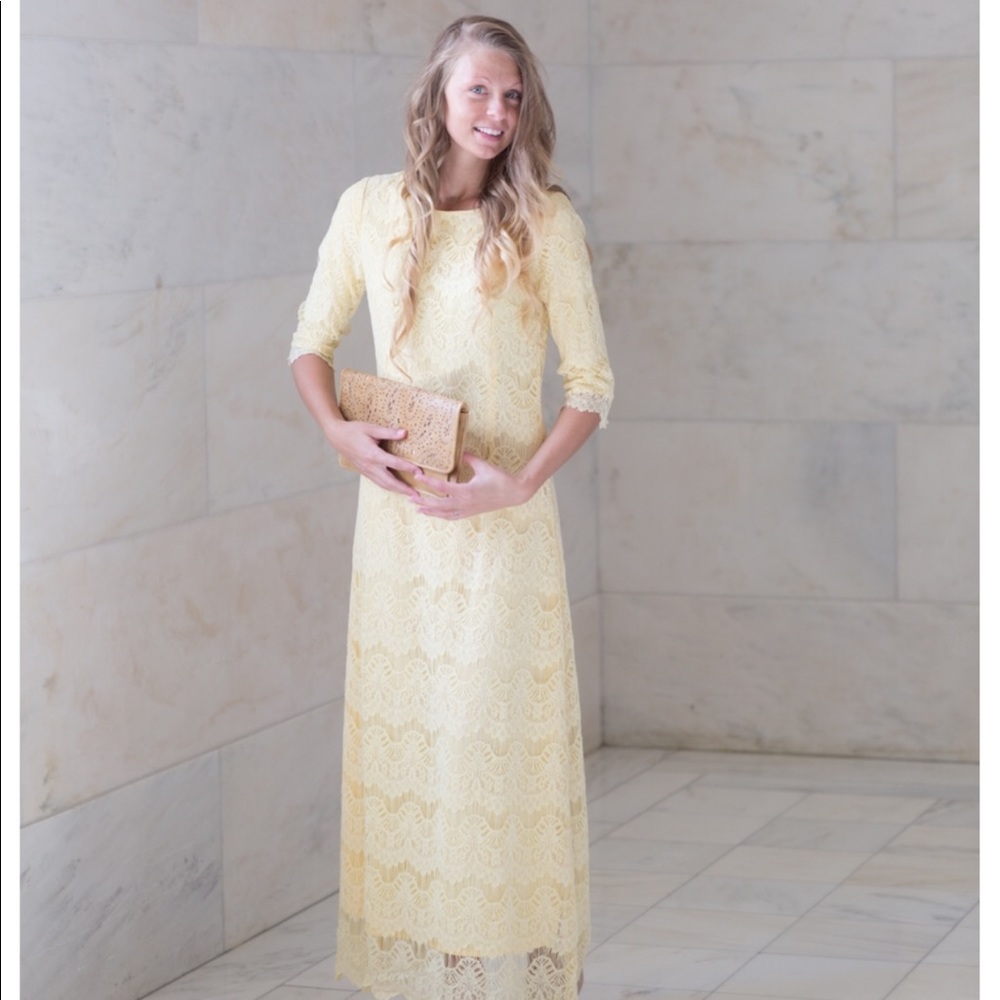 Dainty Jewell’s Night in Paris